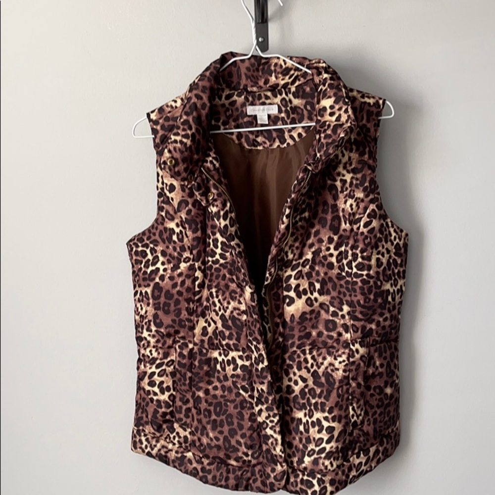 Charter club woman’s M leopard look vest
